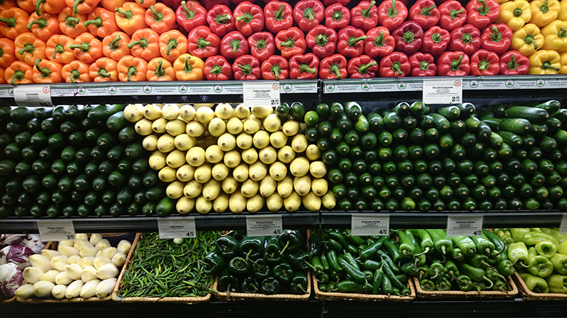 Obst und Gemüse in Supermarkt